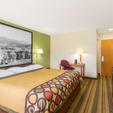 Hotel Super 8 By Wyndham Bedford Esterno foto